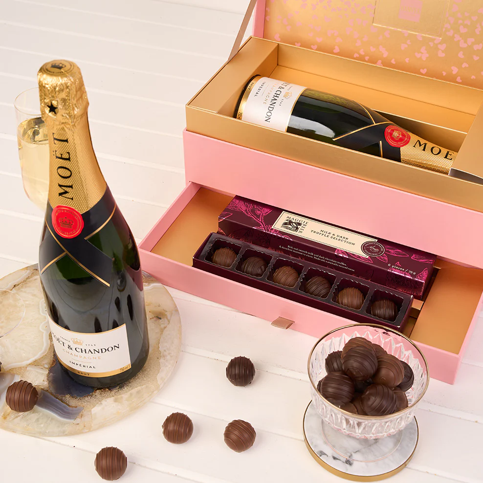 Blush & Gold Moët Chocolate Celebration Gift Box - Image 4