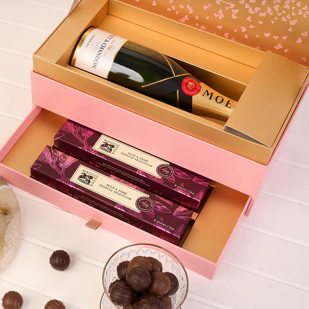 Blush & Gold Moët Chocolate Celebration Gift Box - Image 6
