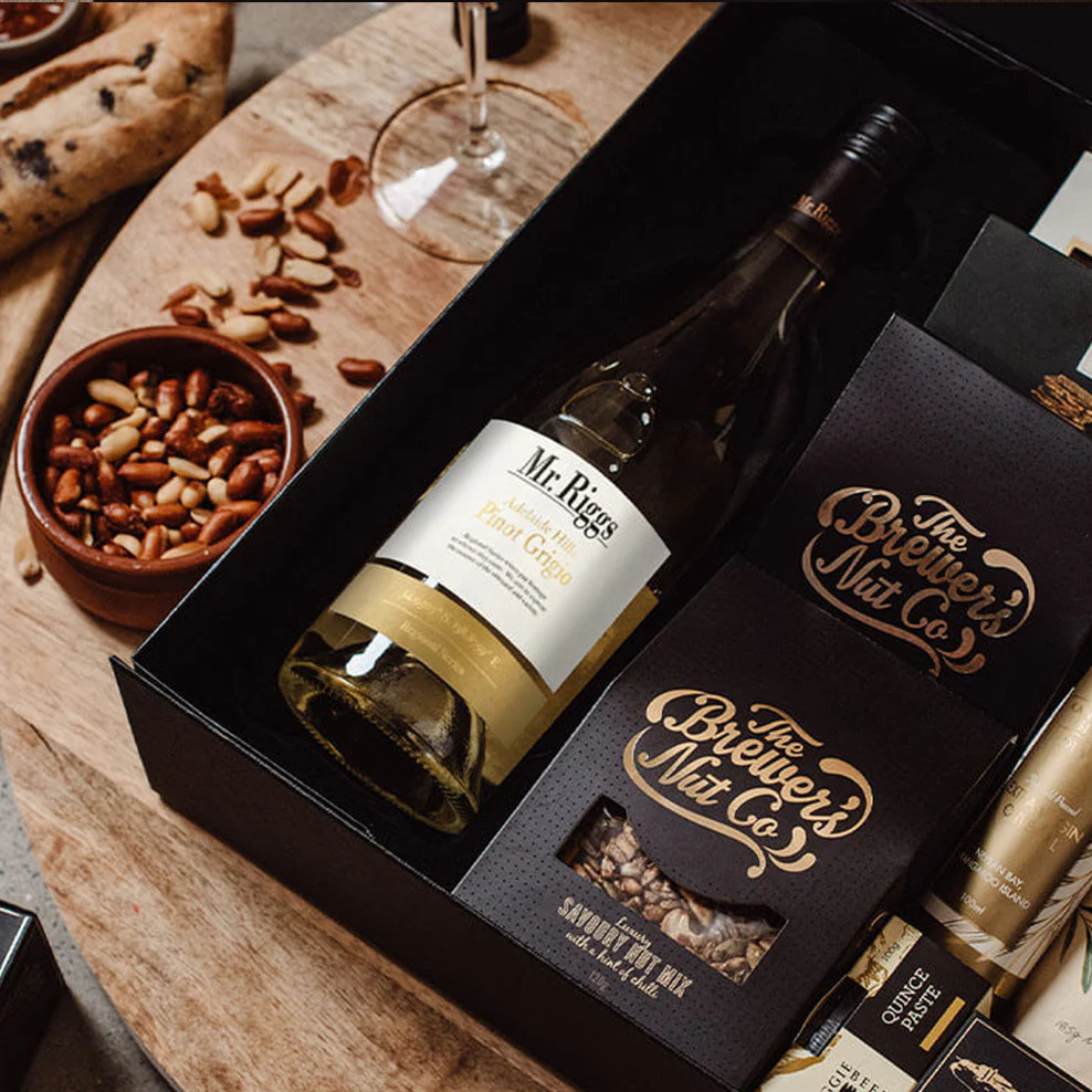 White Wine & Nibbles Hamper - Image 3